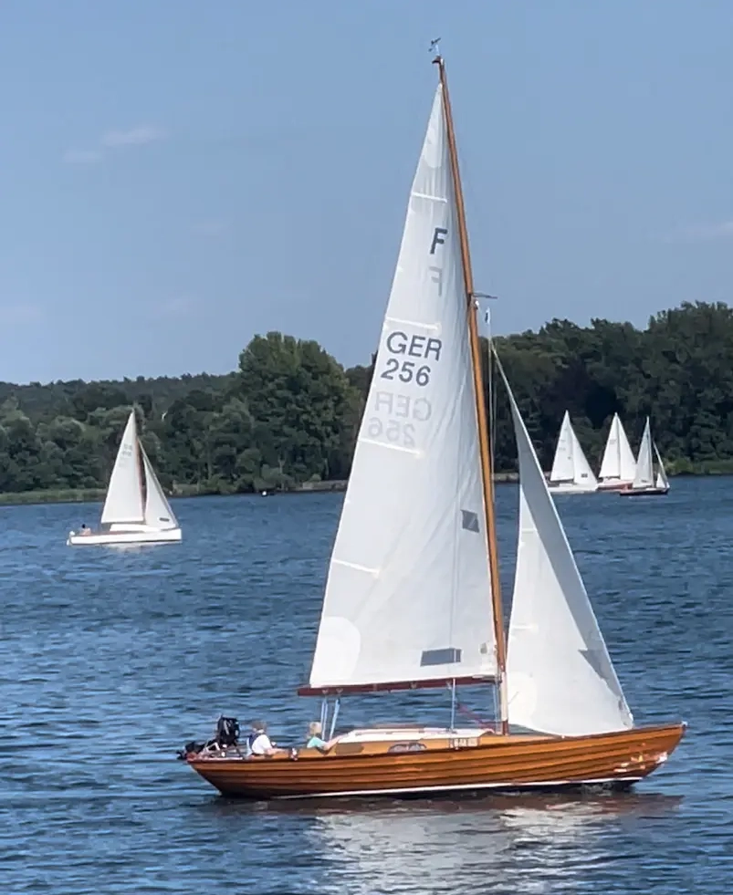 Segelboot auf der Havel bei Potsdam